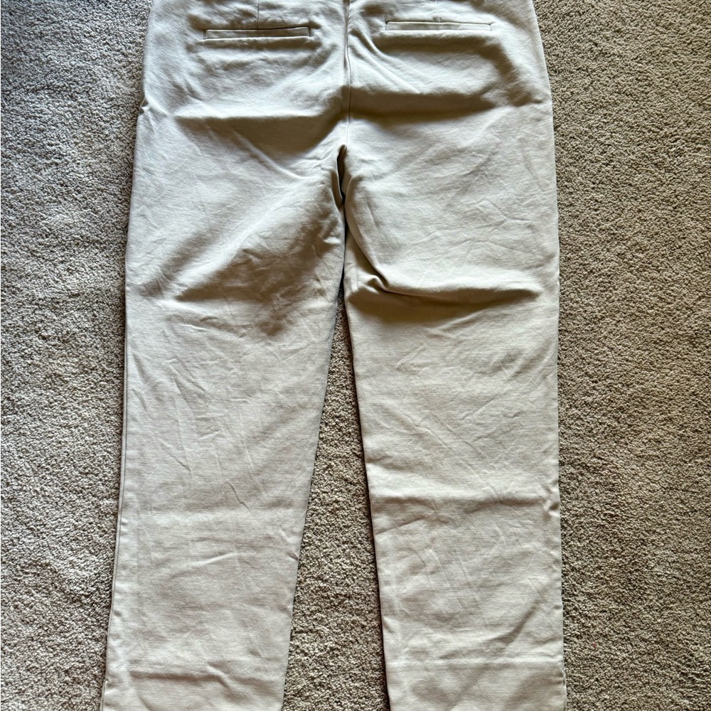 LOFT Capris, Size 8 - Picture 3 of 3